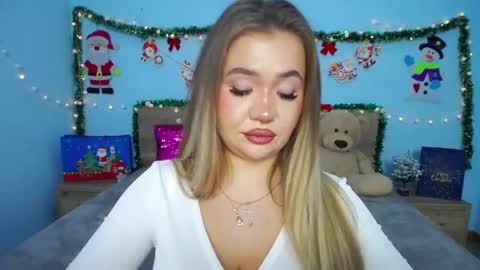 anastacyyellig online show from December 15, 5:02 am