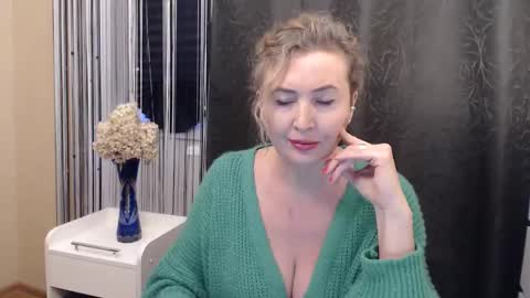 Snapshot of anastasia_blue_ chatting on December 22, 12:24 pm anastasia_blue_ online show from December 22, 12:24 pm