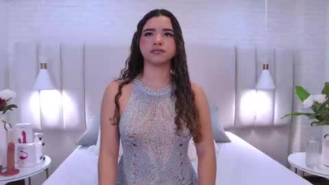 Mia online show from September 11, 12:27 pm