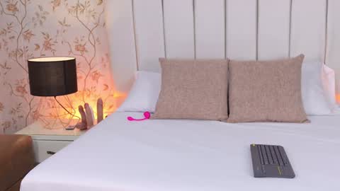 Mia online show from October 1, 12:11 pm