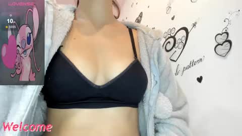 Snapshot of anastasia_tuya chatting on September 19, 1:18 am anastasia online show from September 19, 1:18 am