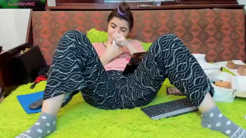 Ana   online show from December 18, 12:51 pm