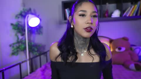 Snapshot of anaya_olyx chatting on October 10, 6:34 am anaya_olyx online show from October 10, 6:34 am