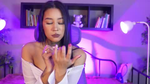 Snapshot of anaya_olyx chatting on October 15, 5:07 am anaya_olyx online show from October 15, 5:07 am