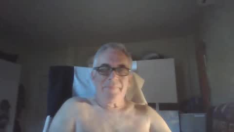 Snapshot of andaman58 chatting on December 2, 11:01 am andaman58 online show from December 2, 11:01 am