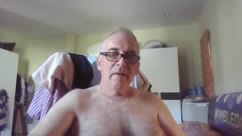 Snapshot of andaman58 chatting on December 19, 12:56 am andaman58 online show from December 19, 12:56 am