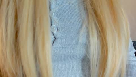 Layla online show from March 1, 10:34 pm