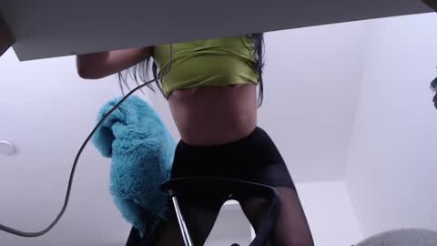   online show from January 31, 2:49 pm