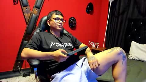 Snapshot of anddy024_ chatting on December 19, 2:13 pm andy online show from December 19, 2:13 pm