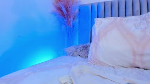 Andra Cyrus online show from January 8, 2:35 pm