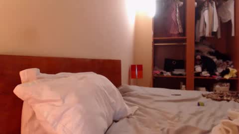 Andra online show from December 1, 9:59 pm