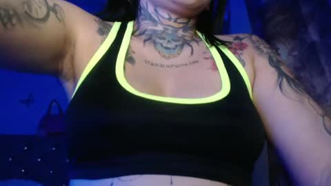 Snapshot of andre10_ chatting on November 18, 6:29 am MARIA online show from November 18, 6:29 am