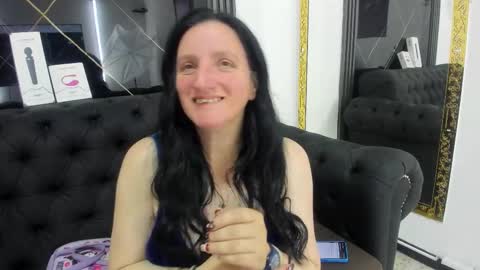 Cloe online show from December 15, 4:39 am