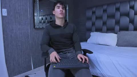 Andre Parker online show from December 5, 4:31 am