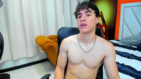 Snapshot of andre_parker chatting on December 9, 11:24 pm Andre Parker online show from December 9, 11:24 pm