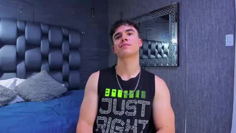 Snapshot of andre_parker chatting on January 28, 2:53 am Andre Parker online show from January 28, 2:53 am