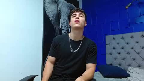 Snapshot of andre_parker chatting on January 29, 11:35 pm Andre Parker online show from January 29, 11:35 pm