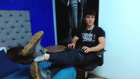 Snapshot of andre_parker chatting on February 10, 11:45 pm Andre Parker online show from February 10, 11:45 pm