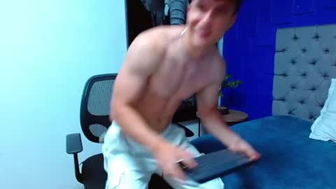 Snapshot of andre_parker chatting on February 15, 2:26 am Andre Parker online show from February 15, 2:26 am