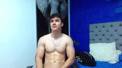 Snapshot of andre_parker chatting on February 18, 11:08 pm Andre Parker online show from February 18, 11:08 pm