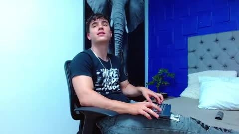 Snapshot of andre_parker chatting on February 26, 2:48 am Andre Parker online show from February 26, 2:48 am