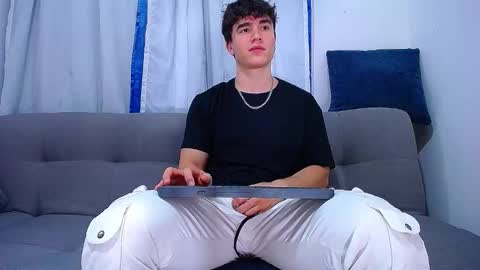 Snapshot of andre_parker chatting on September 13, 11:26 pm Andre Parker online show from September 13, 11:26 pm