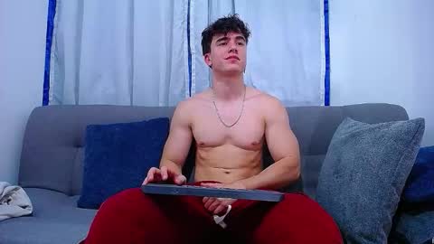 Snapshot of andre_parker chatting on December 17, 2:28 am Andre Parker online show from December 17, 2:28 am