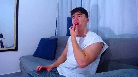 Snapshot of andre_parker chatting on January 14, 11:31 pm Andre Parker online show from January 14, 11:31 pm