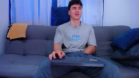 Snapshot of andre_parker chatting on February 11, 10:48 pm Andre Parker online show from February 11, 10:48 pm