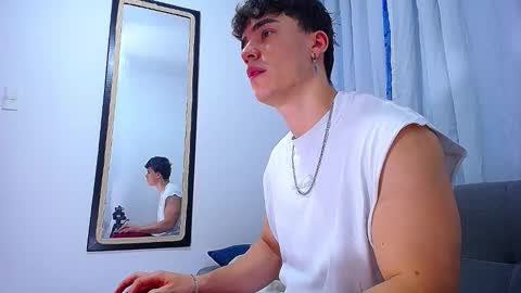 Snapshot of andre_parker chatting on February 25, 11:03 pm Andre Parker online show from February 25, 11:03 pm