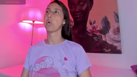 A l e online show from December 1, 6:46 pm