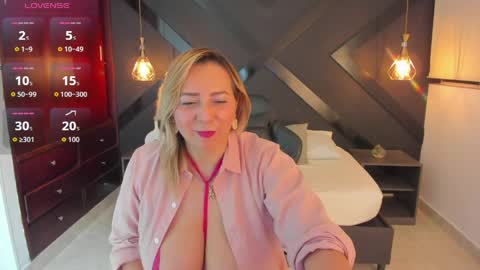 A N D R E online show from April 11, 1:32 am