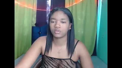 Snapshot of andrea1_ebony chatting on November 25, 12:49 pm andrea1_ebony online show from November 25, 12:49 pm