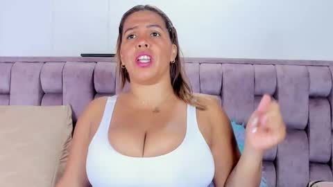 Andrea bigtits69 online show from April 16, 10:12 pm