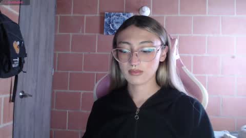 Andrea  online show from September 30, 2:11 pm