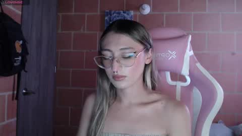 Andrea  online show from October 9, 3:32 pm