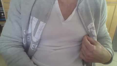 Snapshot of andrea_feetlover chatting on November 5, 6:57 am andrea_feetlover online show from November 5, 6:57 am