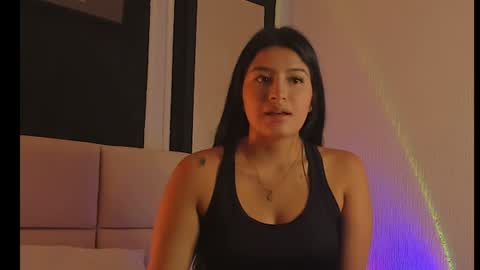 Snapshot of andrea_gomes_ chatting on January 15, 4:15 am andrea online show from January 15, 4:15 am