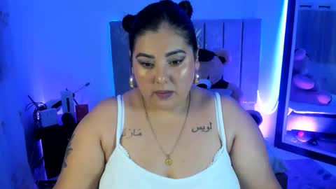 Snapshot of andreaakinky chatting on November 9, 8:12 am andreaakinky online show from November 9, 8:12 am