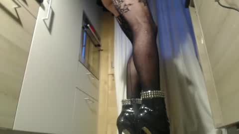 Snapshot of andreacum chatting on December 13, 6:42 am Andrea online show from December 13, 6:42 am