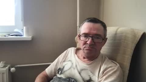 Snapshot of andreass60 chatting on February 25, 7:42 am andreass60 online show from February 25, 7:42 am