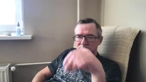 Snapshot of andreass60 chatting on March 3, 8:05 am andreass60 online show from March 3, 8:05 am