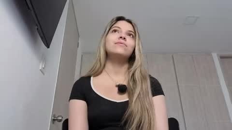 Snapshot of andreau_19 chatting on April 26, 2:26 pm andreau 19 online show from April 26, 2:26 pm