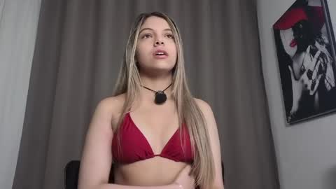 Snapshot of andreau_19 chatting on May 20, 1:39 pm andreau 19 online show from May 20, 1:39 pm
