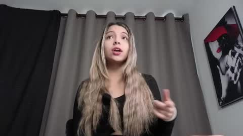 Snapshot of andreau_19 chatting on June 3, 1:36 pm andreau 19 online show from June 3, 1:36 pm