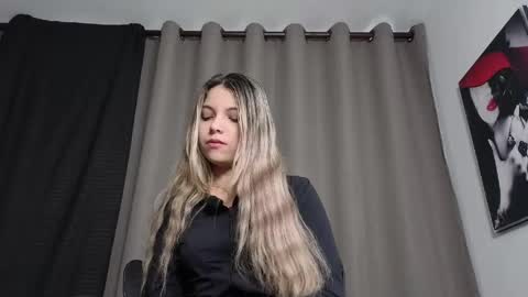 Snapshot of andreau_19 chatting on June 5, 1:28 pm andreau 19 online show from June 5, 1:28 pm
