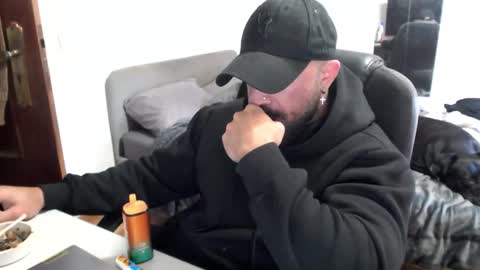 Snapshot of andrecampos87 chatting on December 16, 2:11 pm Instagram online show from December 16, 2:11 pm