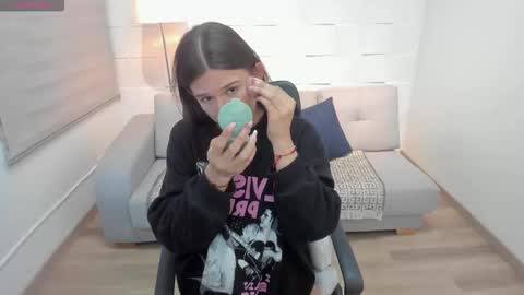 Andre Castaneda online show from February 3, 7:30 pm