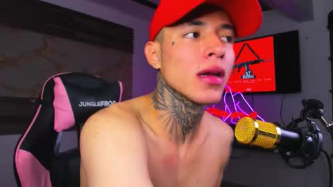 Snapshot of andrees_s chatting on September 29, 1:44 am andrees_s online show from September 29, 1:44 am