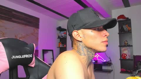 Snapshot of andrees_s chatting on October 16, 10:00 pm andrees_s online show from October 16, 10:00 pm